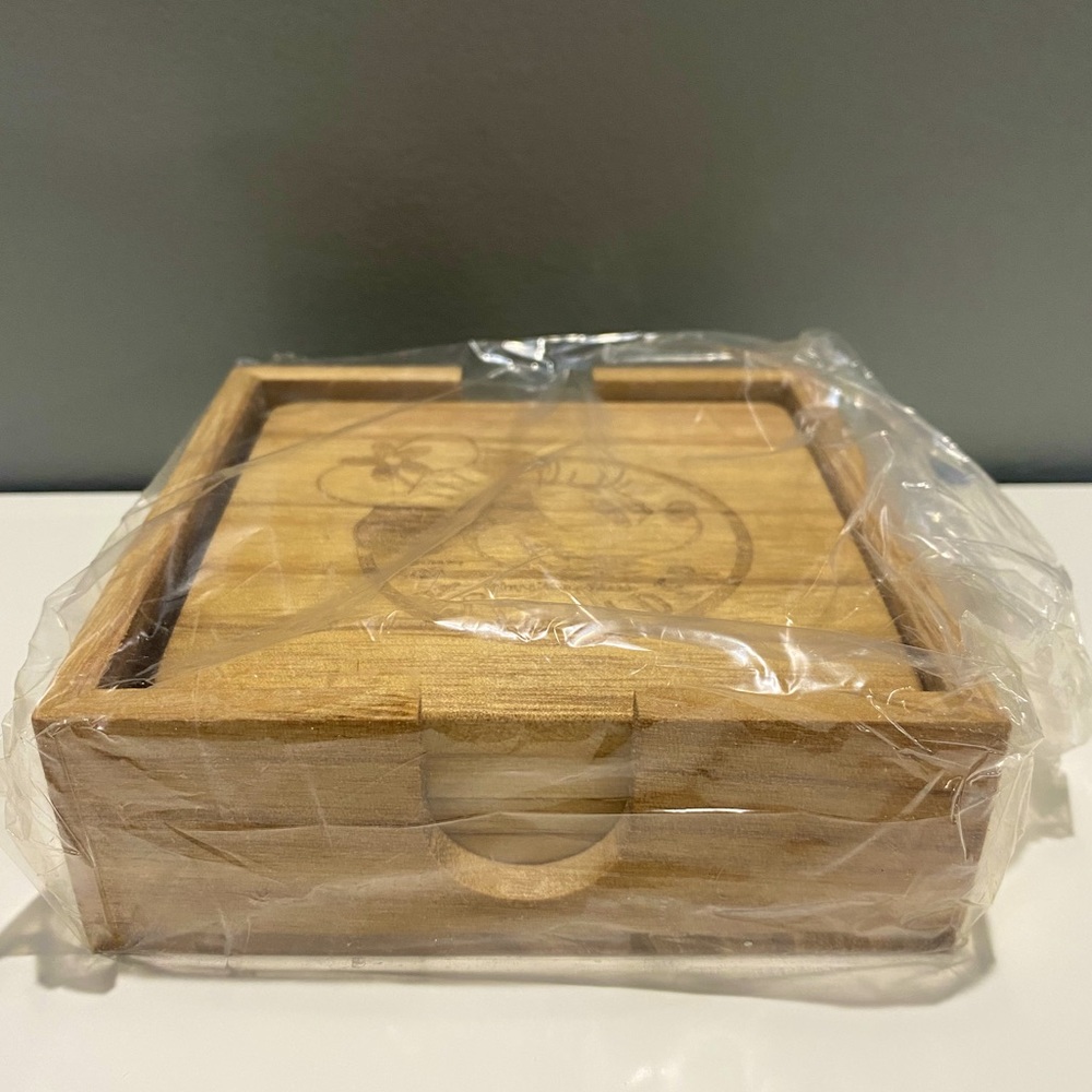 WDW Chef Minnie Passholder Coaster Set - Picture 4 of 4